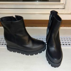 Equitable Philippe wedge black boots